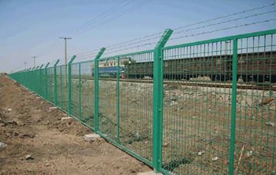 鐵路防護柵欄