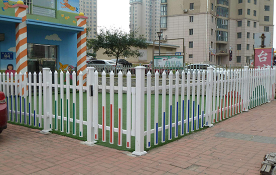 幼儿园雕栏
