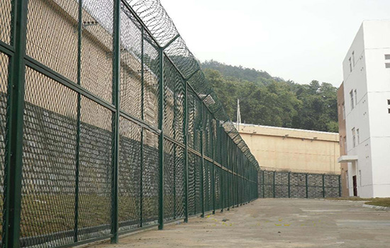 牢狱护栏
